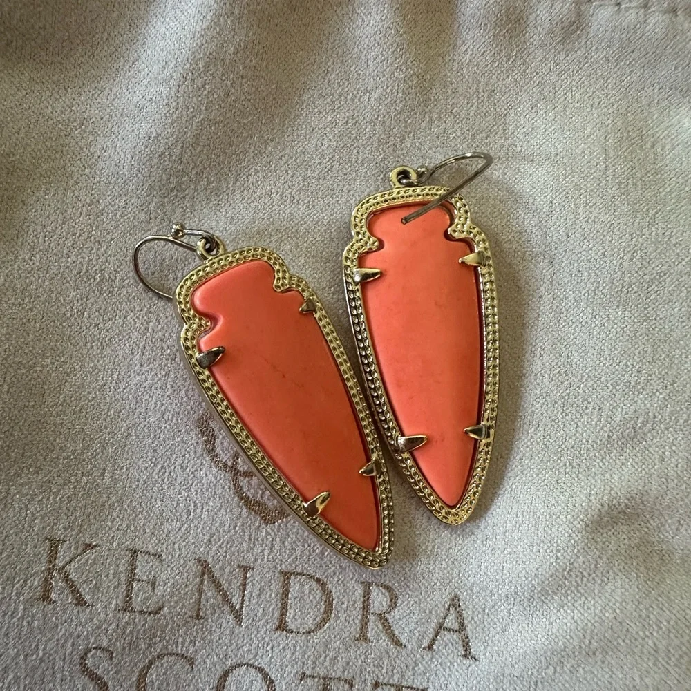 Kendra Scott Sky Earrings Arrowhead‎ Coral Orange Gold Plated Dangle Western